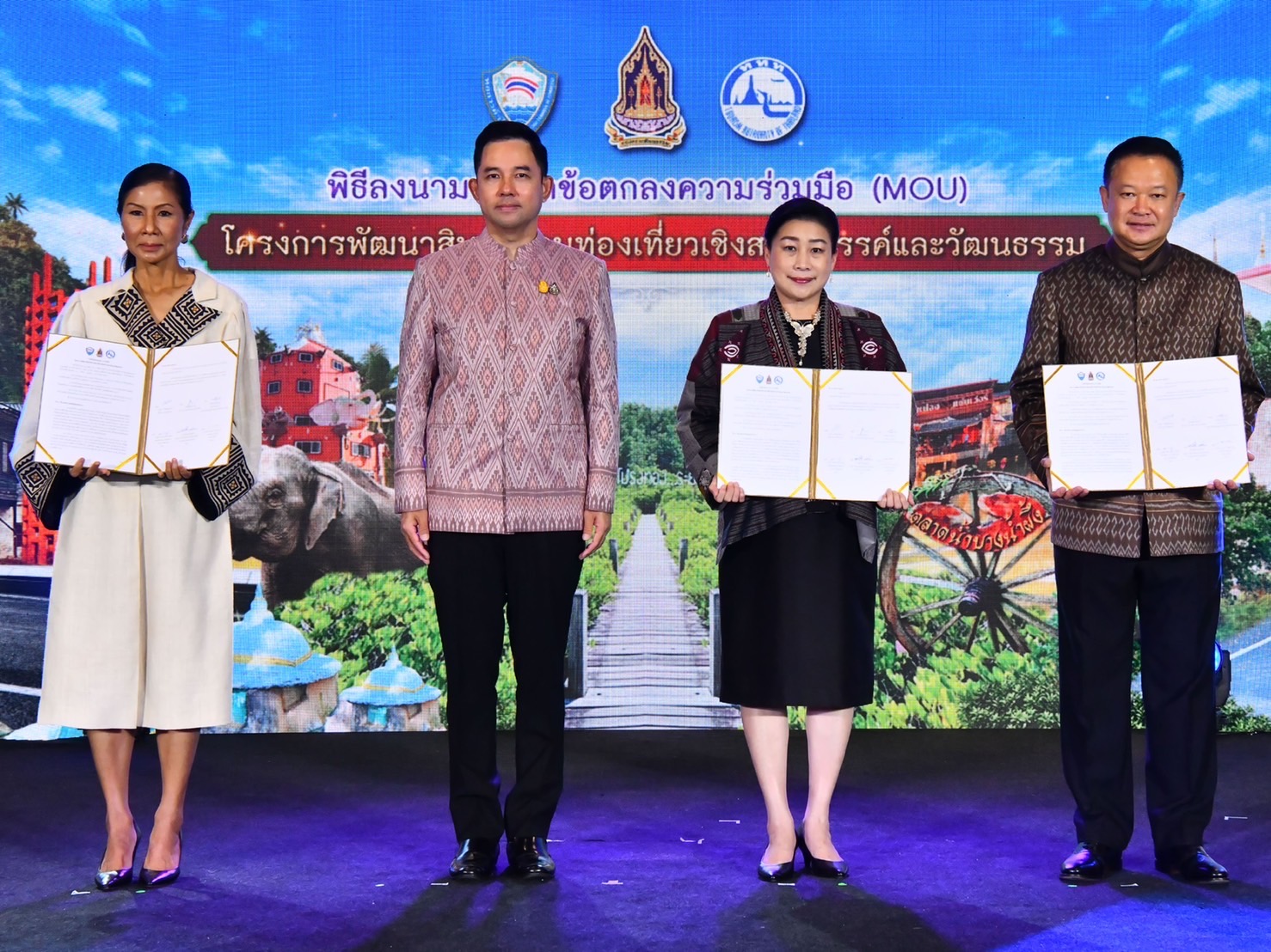 วธ.พร้อมนำอัตลักษณ์ชุมชนใน 5 จังหวัดแรก สมุทรปราการ ลำปาง ปัตตานี ระยอง สุรินทร์ บอกเล่าเรื่องราวหรือ Story Telling เป็นโมเดลต้นแบบ ยกระดับสินค้า บริการทางวัฒนธรรมสร้างมูลค่าเพิ่มทางเศรษฐกิจ เส้นทางท่องเที่ยว สร้างงาน สร้างรายได้แก่ชุมชนและประเทศ ผ่านแอปพลิเคชั่น เที่ยวเท่ๆเสน่ห์เมืองไทย กับ แอพลิเคชัน TAGTHAi