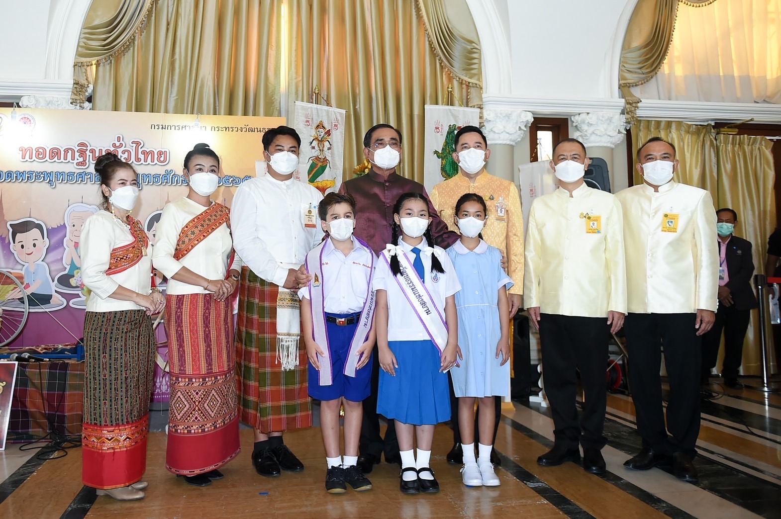 นายกรัฐมนตรี-ครม. เยี่ยมชมกิจกรรมประชาสัมพันธ์ “ทอดกฐินทั่วไทย ร่วมสืบทอดพระพุทธศาสนา 2565” วธ. เชิญชวนชาวพุทธร่วมกิจกรรมเทศกาลกฐิน สืบสานพระพุทธศาสนา