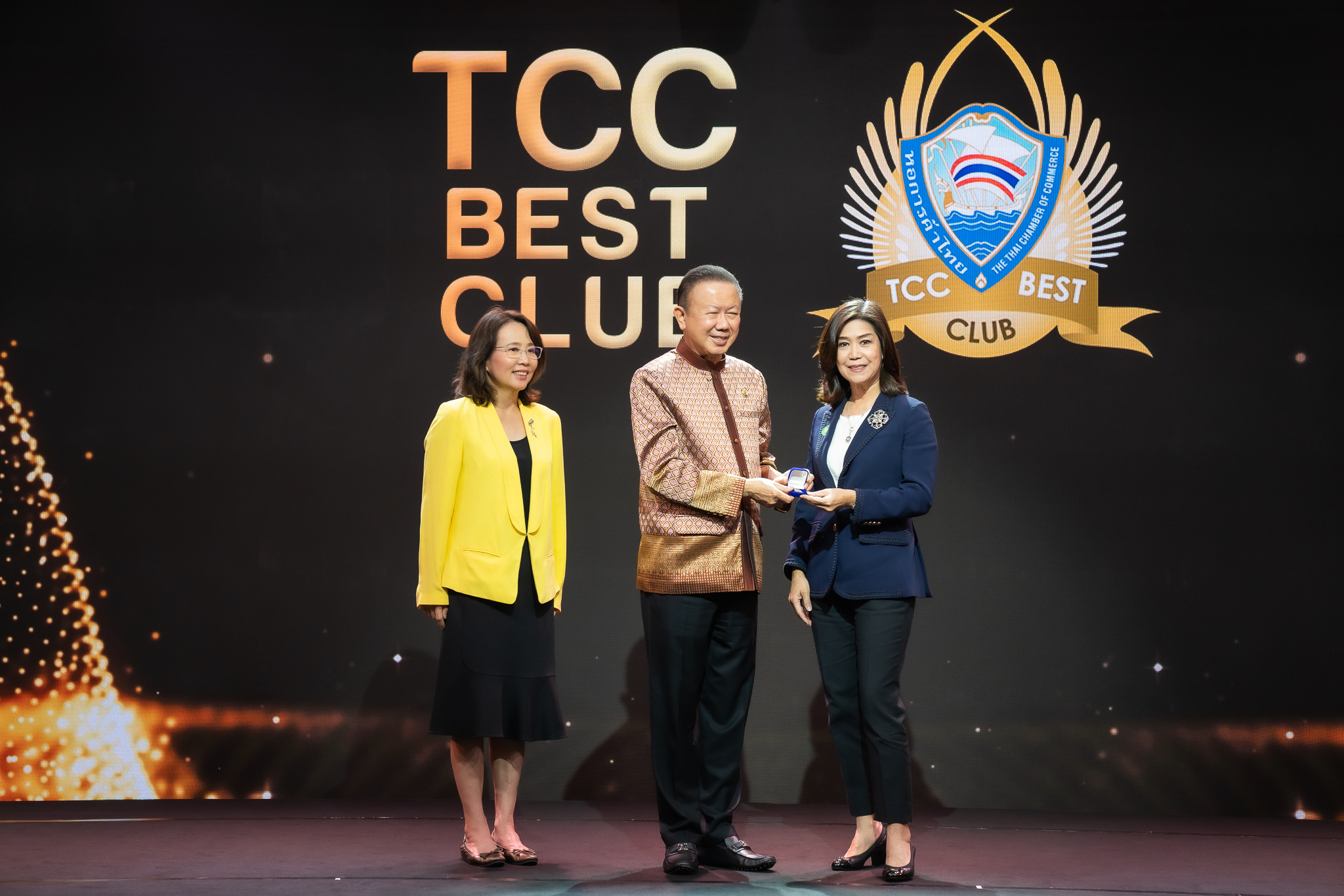 OCEAN LIFE ไทยสมุทร รับมอบเข็มกลัดชมรมจรรยาบรรณหอการค้าไทย ปี 2565  ชูองค์กรยึดมั่นหลักธรรมาภิบาล ยกระดับการดำเนินธุรกิจสู่ความยั่งยืน