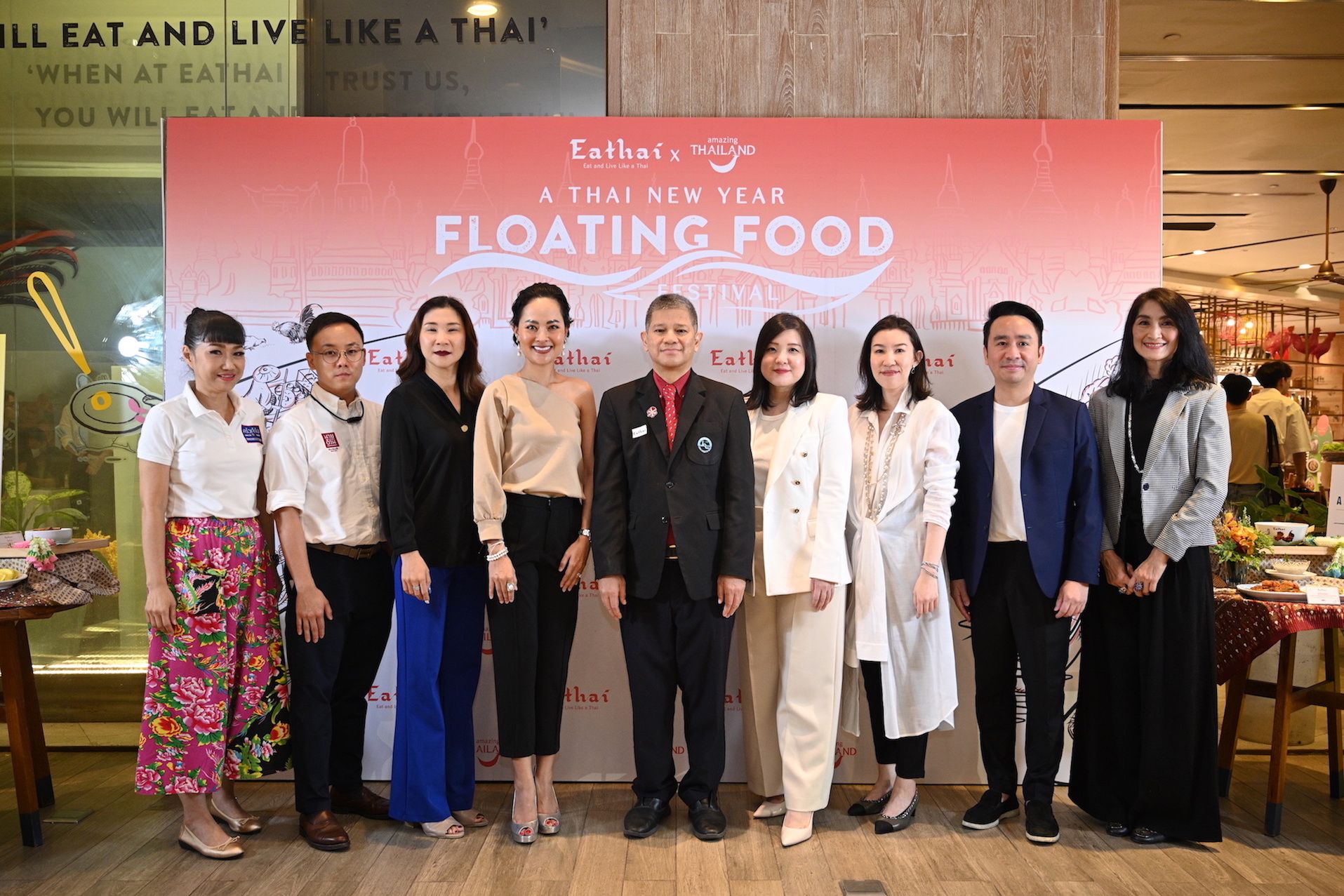 Eathai (อีทไทย) จับมือ การท่องเที่ยวแห่งประเทศไทย (ททท.) จัดงาน “A Thai New Year Floating Food Festival” ยกตลาดน้ำมาไว้กลางกรุงฯ แท็กทีม “ว่าน-ธนกฤต” และเหล่าฟู้ดเลิฟเวอร์ ชวนสัมผัสมนต์เสน่ห์อาหารไทย