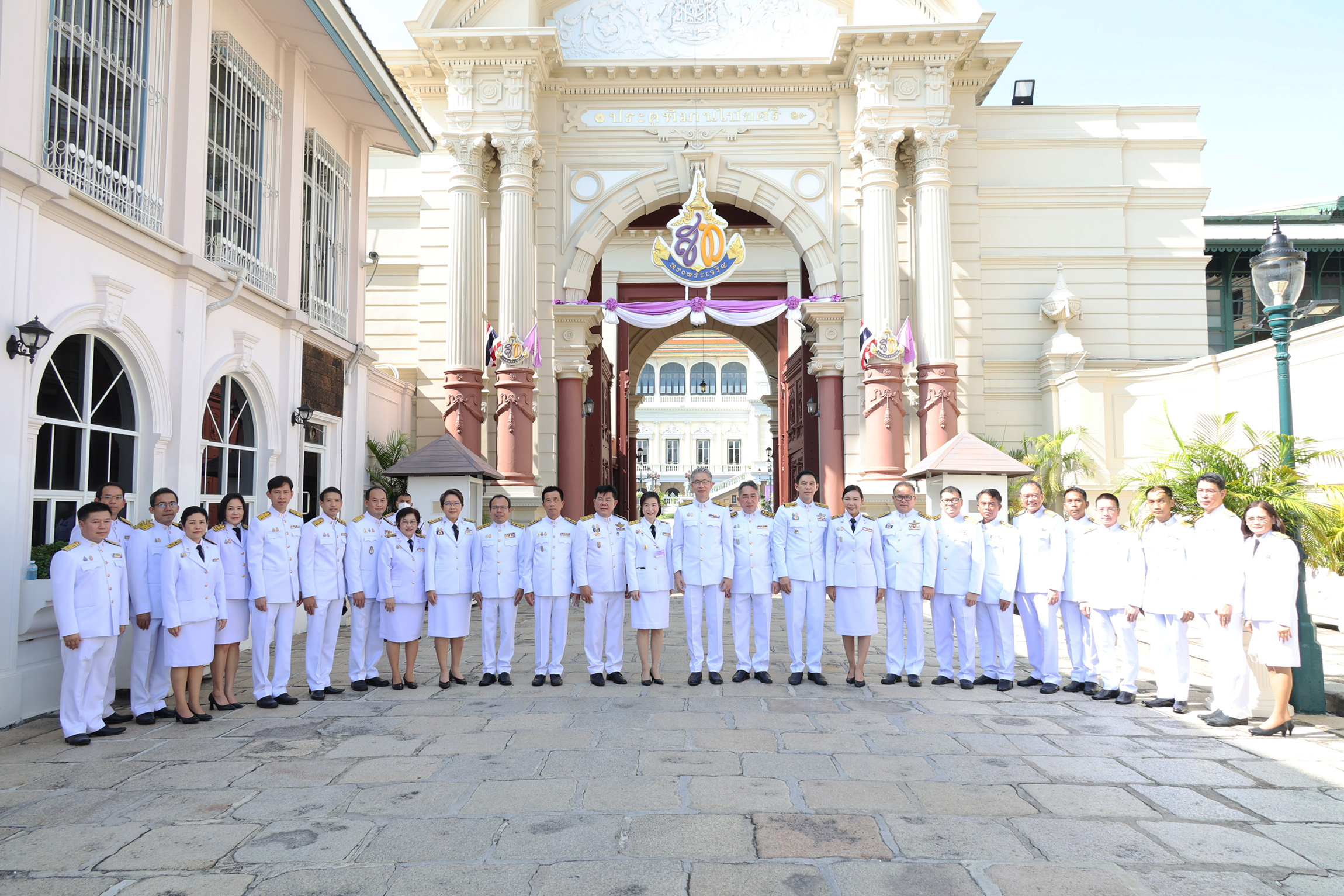 ธพว. ร่วมลงนามถวายพระพร สมเด็จพระนางเจ้าฯ พระบรมราชินี เนื่องในโอกาสวันเฉลิมพระชนมพรรษา 3 มิถุนายน 2566