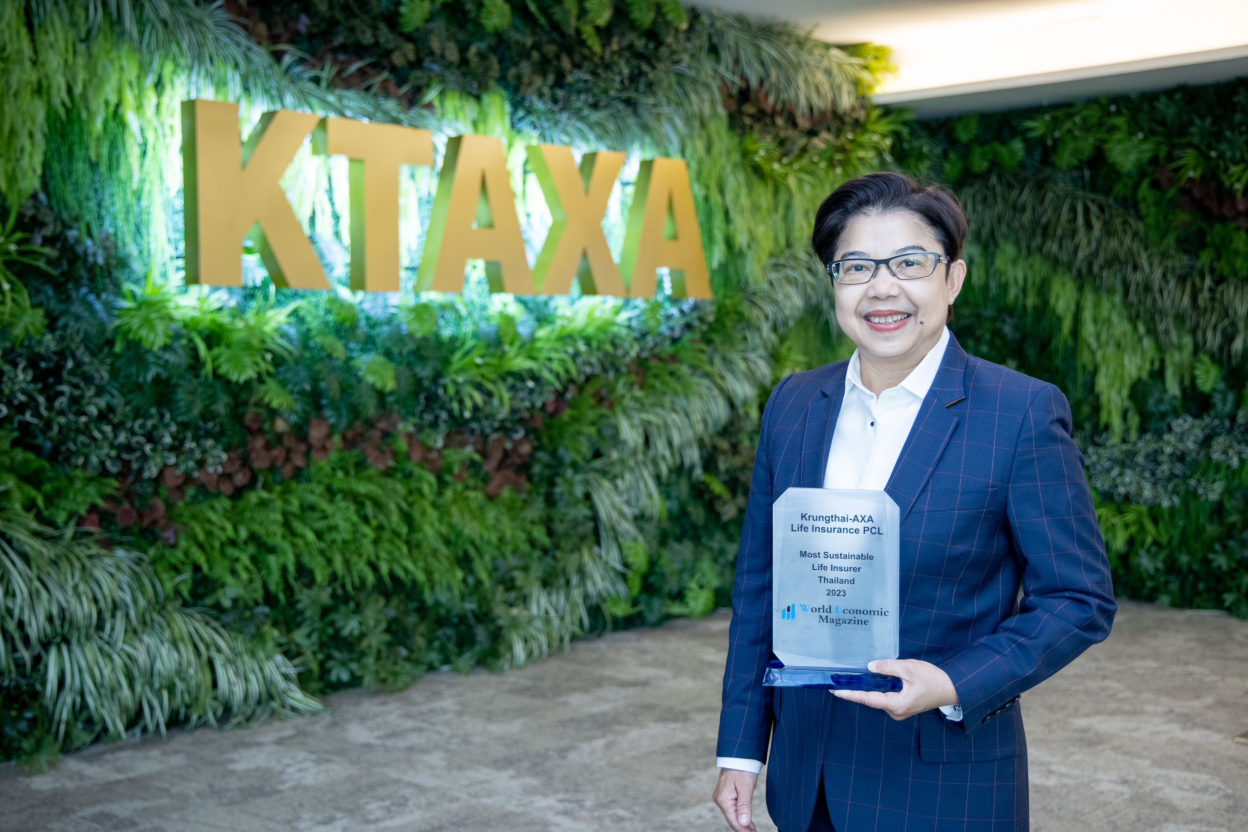 กรุงไทย–แอกซ่า ประกันชีวิต คว้ารางวัลระดับโลกด้านความยั่งยืน จาก World Economic Magazine ตอกย้ำความเป็นผู้นำด้าน Green Insurer