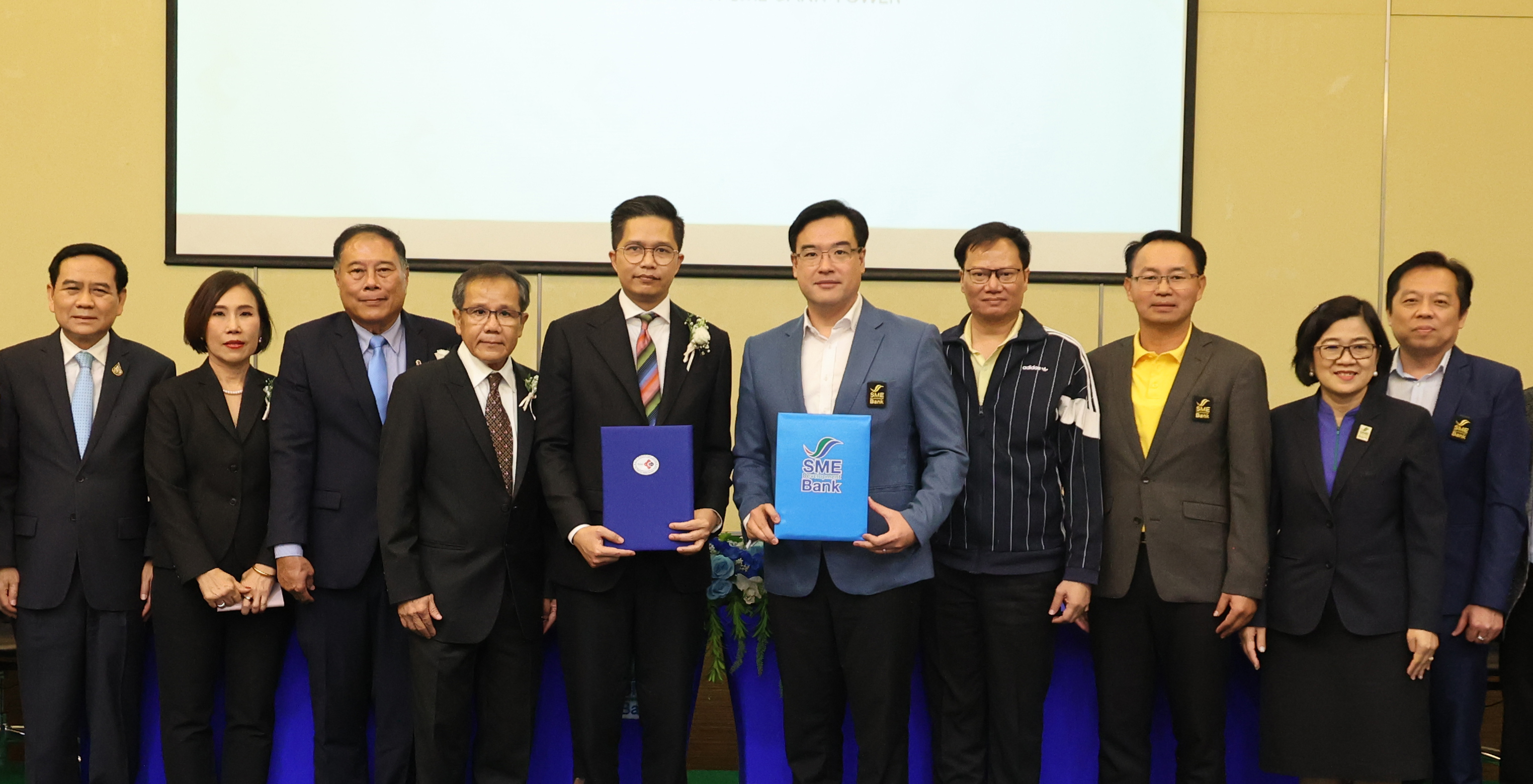SME D Bank ผนึกสภาเอสเอ็มอีปูพรมหนุนผู้ประกอบการ 8 พันราย “เติมทุนคู่พัฒนา” สร้างมูลค่าเพิ่ม ขับเคลื่อนเศรษฐกิจไทยเติบโตยั่งยืน