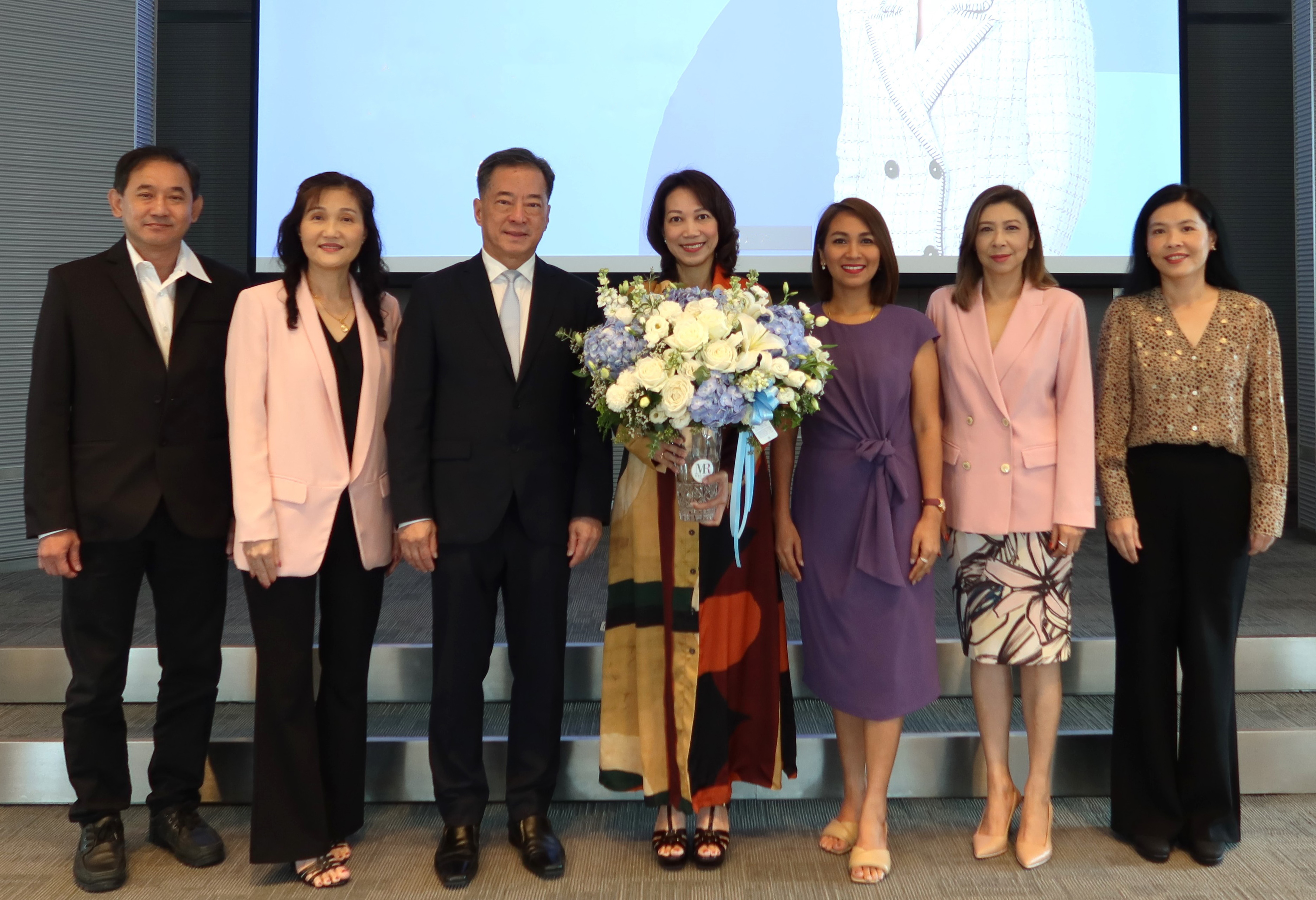 คณะผู้บริหารเคพีไอ ร่วมแสดงความยินดีกับ “สุชาวดี แสงอนงค์”  เนื่องในโอกาสเข้ารับตำแหน่งใหม่