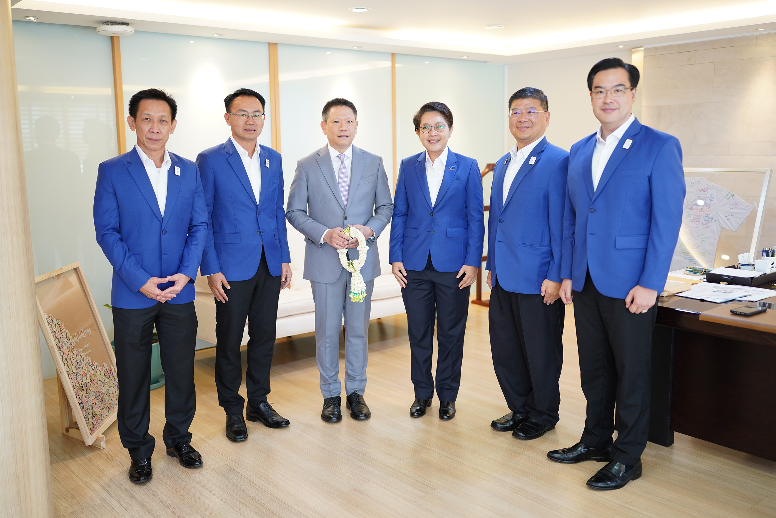 SME D Bank สวัสดีปีใหม่ 2567 ผู้บริหารกระทรวงการคลัง