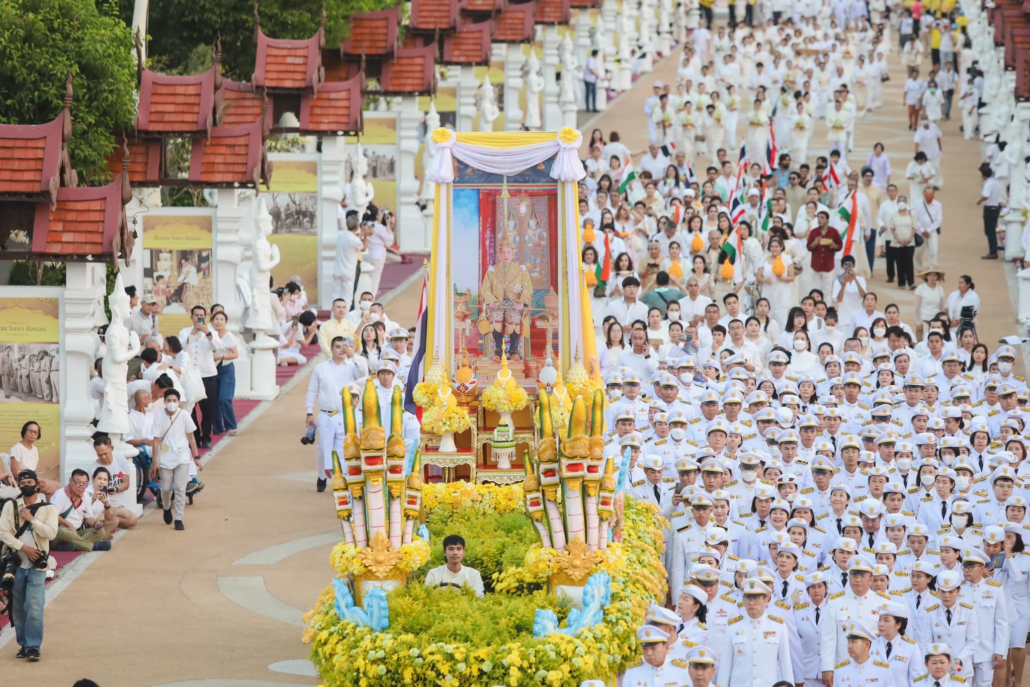 “เสริมศักดิ์” เผยวธ.จัด 4 กิจกรรมสำคัญเฉลิมพระเกียรติพระบาทสมเด็จพระเจ้าอยู่หัว เนื่องในโอกาสพระราชพิธีมหามงคลเฉลิมพระชนมพรรษา 6 รอบ ยิ่งใหญ่ อัญเชิญพระบรมสารีริกธาตุและพระอรหันตธาตุ จัดพิธีทางศาสนามหามงคล 5 ศาสนา งานมหรสพสมโภชและวิปัสสนาเพื่อคนทั้งมวลช่วงเดือน ก.ค.นี้