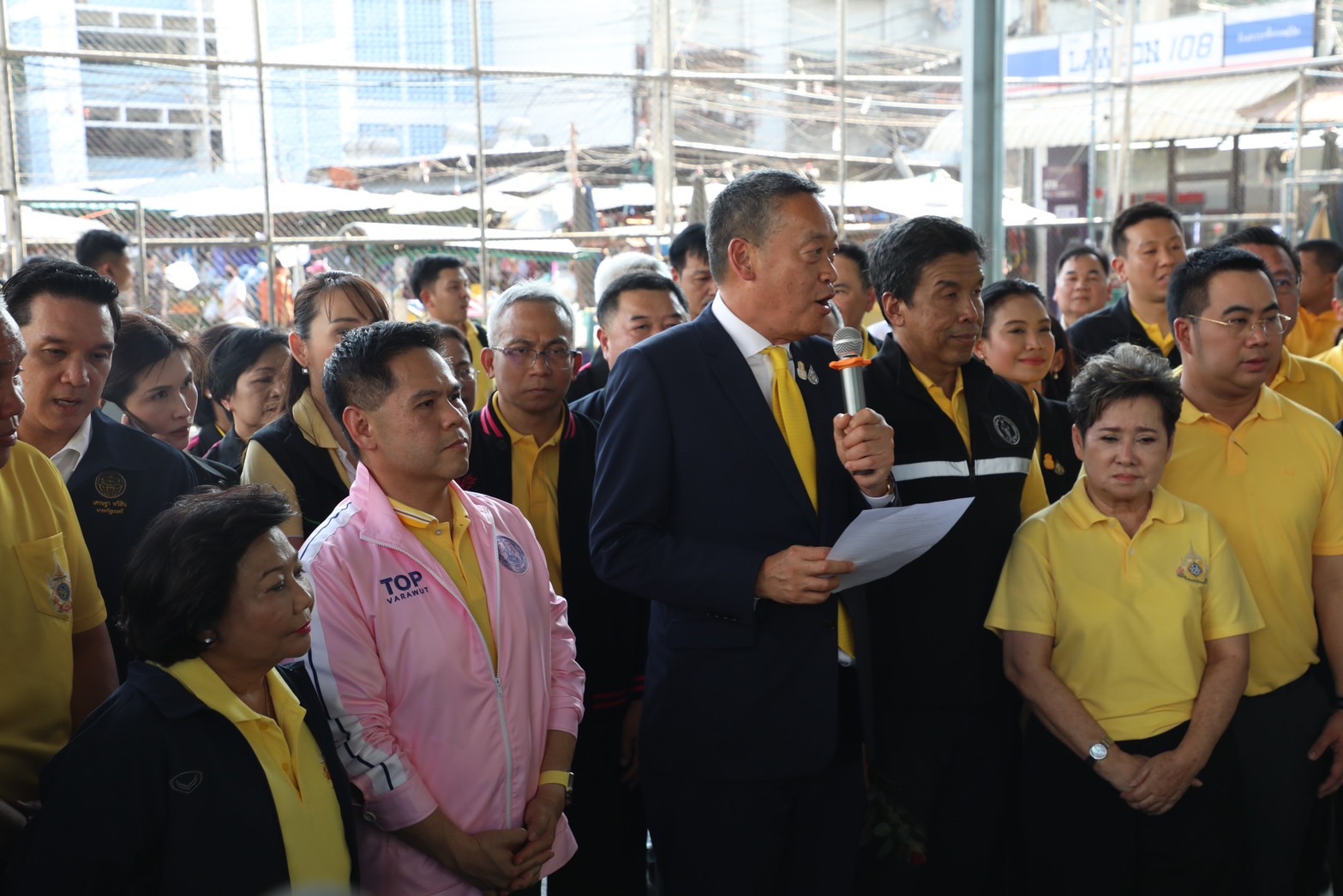 การเคหะแห่งชาติขานรับนโยบายนายกรัฐมนตรีเร่งแก้ไขปัญหาภายในชุมชนดินแดงทันที