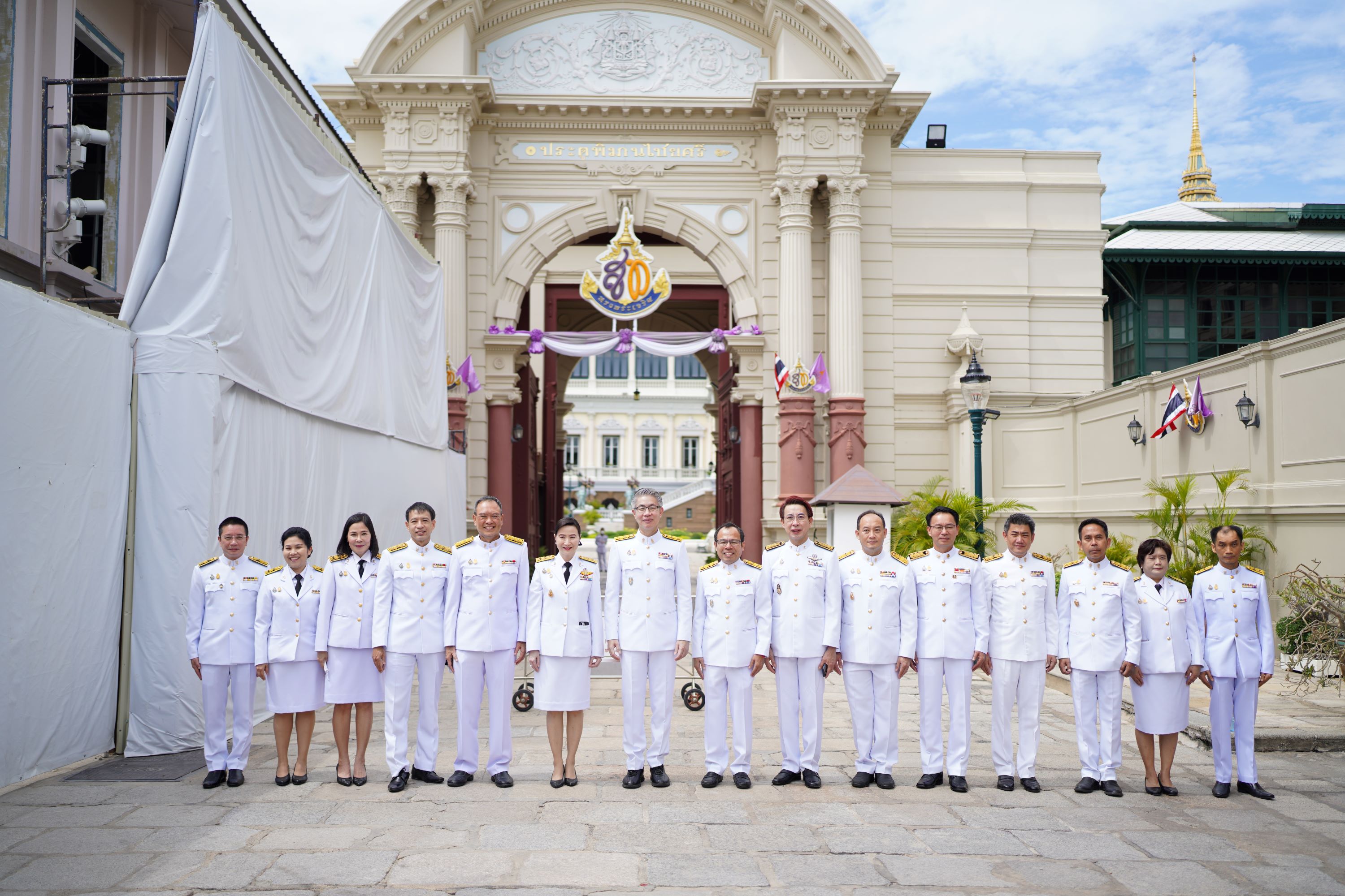 ธพว. ร่วมลงนามถวายพระพร สมเด็จพระนางเจ้าฯ พระบรมราชินี เนื่องในโอกาสวันเฉลิมพระชนมพรรษา 3 มิถุนายน 2567