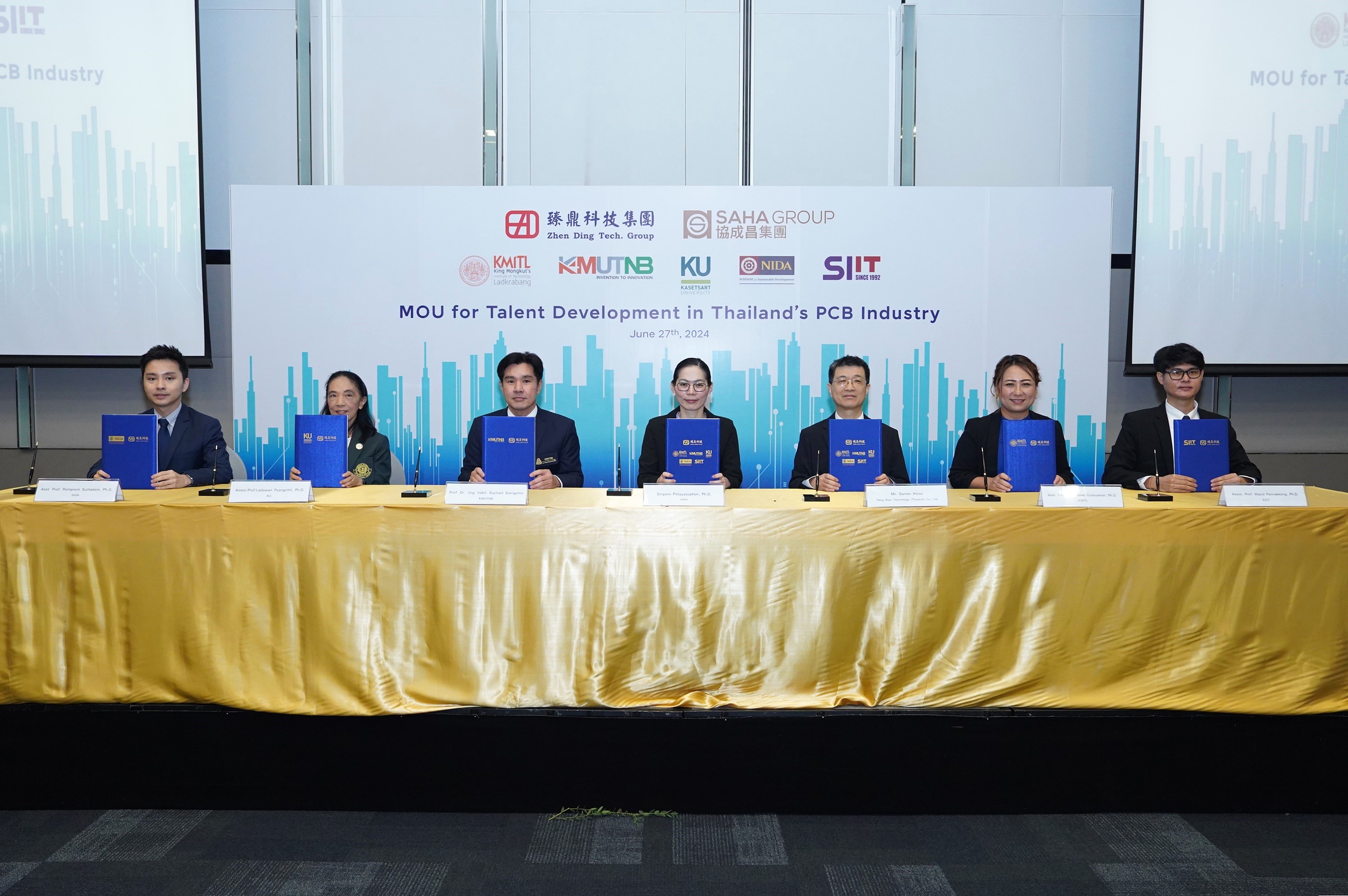 “เพ๊ง เชิน เทคโนโลยี” บริษัทร่วมทุนของ Zhen Ding Tech Group และ เครือสหพัฒน์ ลงนามความร่วมมือ 5 สถาบันการศึกษาชั้นนำ ปั้นบุคลากรป้อนอุตฯ PCB หวังดันไทยขึ้นแนวหน้าของโลก