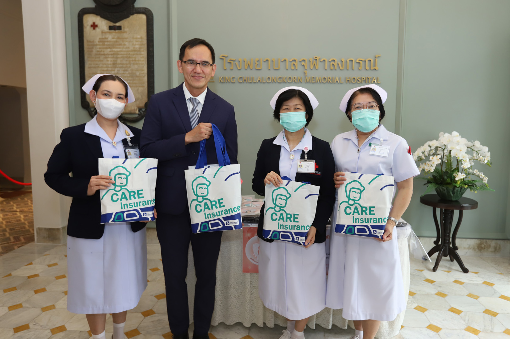 วิริยะประกันภัย ส่งมอบวิกผมแก่ผู้ป่วยมะเร็ง โรงพยาบาลจุฬาลงกรณ์ฯเนื่องในวันแม่แห่งชาติ