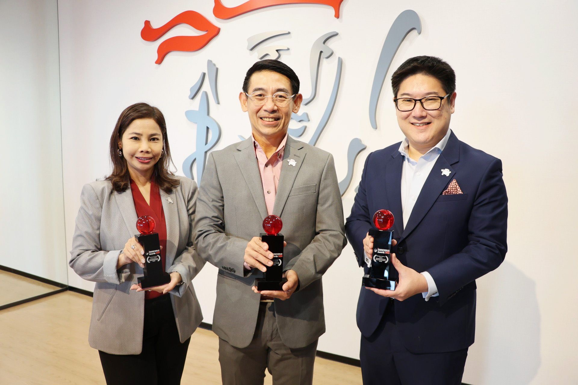 พรูเด็นเชียล ประเทศไทย คว้า 3 รางวัลเกียรติยศ จาก Insurance Asia Awards 2024 ตอกย้ำองค์กรที่มีลูกค้าเป็นเข็มทิศนำทาง พร้อมกับการสร้างสรรค์สังคม