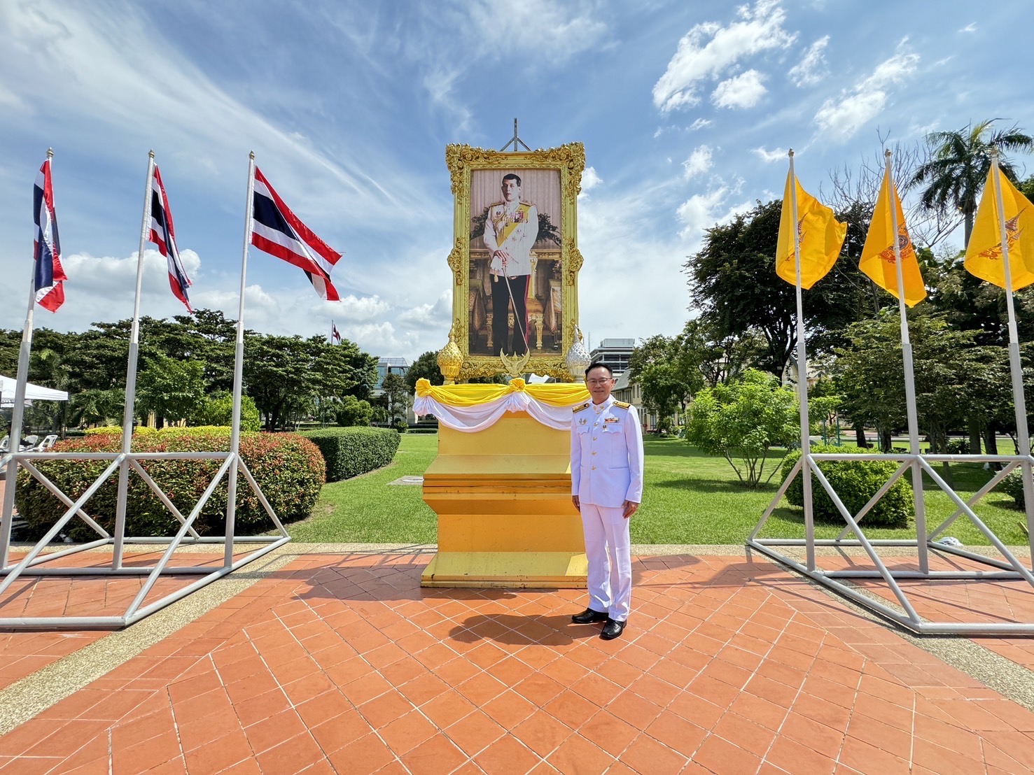 ธพว. เฝ้าทูลละอองธุลีพระบาทรับเสด็จฯ ขบวนพยุหยาตราทางชลมารค เนื่องในโอกาสพระราชพิธีทรงบำเพ็ญพระราชกุศลถวายผ้าพระกฐิน ปี ๒๕๖๗