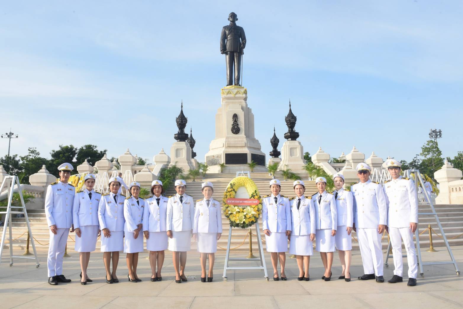 ธอส.ร่วมพิธีวางพวงมาลาถวายบังคมพระบรมราชานุสาวรีย์พระบาทสมเด็จพระบรมชนกาธิเบศร มหาภูมิพลอดุลยเดชมหาราช บรมนาถบพิตร เนื่องในวันนวมินทรมหาราช พุทธศักราช 2567