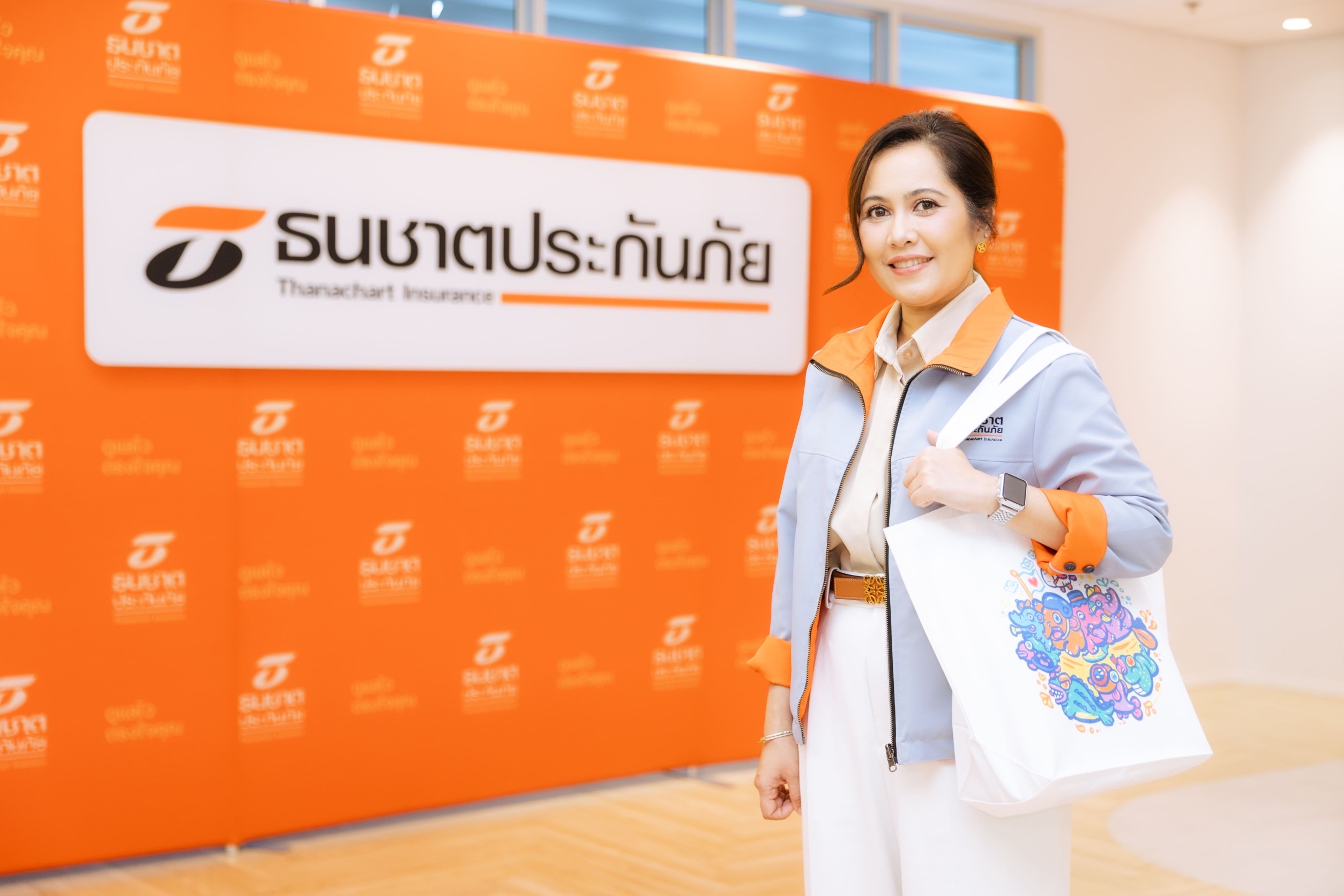 ธนชาตประกันภัย รวมพลังฟื้นฟูเชียงใหม่ เปิดจองกระเป๋าผ้า Together as one รายได้ช่วยผู้ประสบภัยน้ำท่วม-หมอกควัน