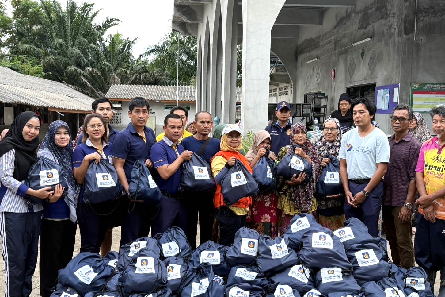 วิริยะประกันภัย ปันธารน้ำใจ เยียวยาผู้ประสบภัยน้ำท่วมปัตตานี