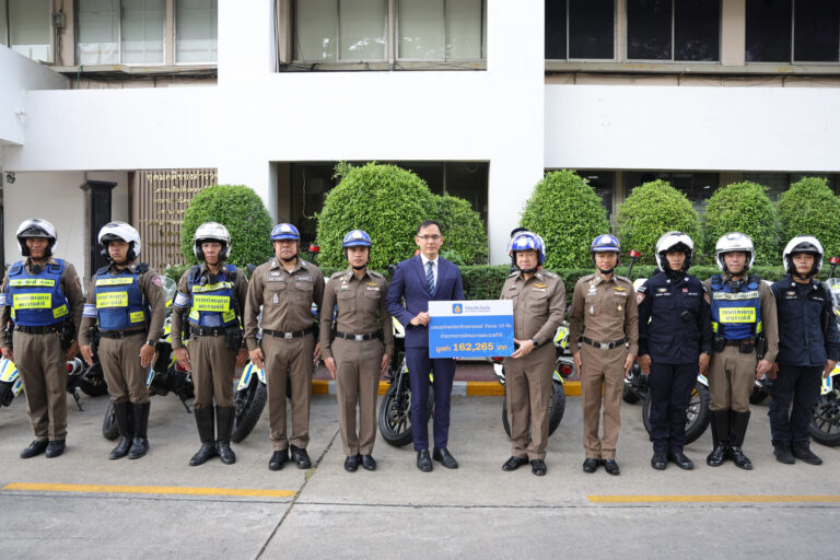 วิริยะประกันภัย ส่งมอบอุปกรณ์รถจักรยานยนต์ สนับสนุนภารกิจ ตำรวจจราจรโครงการพระราชดำริ
