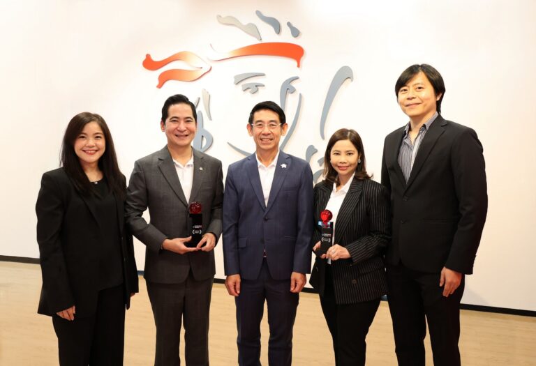 พรูเด็นเชียล ประเทศไทย คว้า 2 รางวัล Insurance Asia Awards 2025 ตอกย้ำความมุ่งมั่นด้านเทคโนโลยีและการดูแลลูกค้าในทุกมิติ