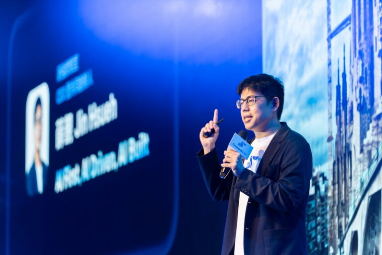 Crescendo Lab เผยโรดแมป “AI-First Communication Cloud” ในประเทศไทย พร้อมเปิดตัว 3 แพลตฟอร์ม มุ่งยกระดับการสื่อสารทางธุรกิจ