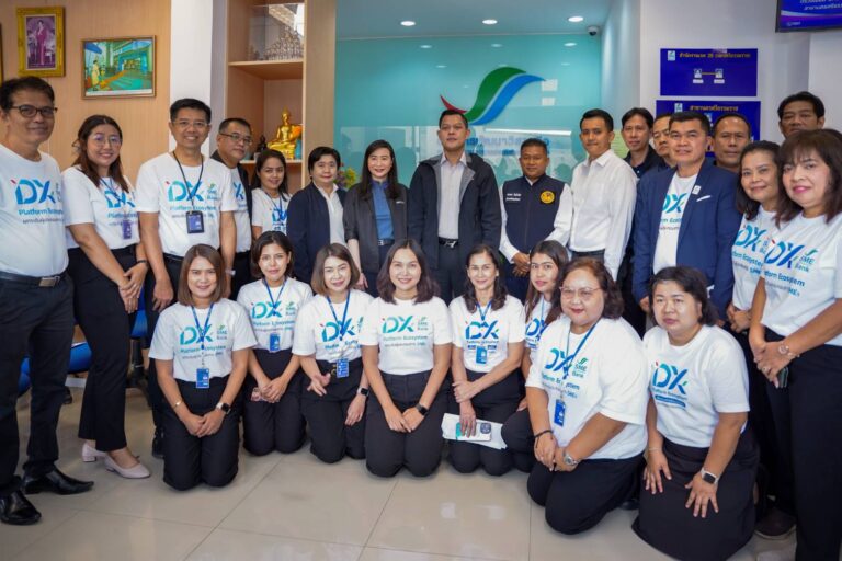 รมว.อุตสาหกรรม ตรวจเยี่ยมและมอบนโยบาย SME D Bank สาขานครศรีธรรมราช ชูเพื่อนคู่คิดเอสเอ็มอีไทย ช่วย ‘พัฒนาคู่เติมทุน’ ส่งเสริมธุรกิจสู่ความสำเร็จอย่างยั่งยืน