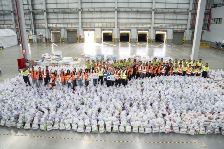 กลุ่มบีเจซี บิ๊กซี ระดมพลังจิตอาสาจัดทำถุงยังชีพและถุงฟื้นฟู ส่งความช่วยเหลืออย่างต่อเนื่องแก่ผู้ได้รับผลกระทบจากอุทกภัยภาคใต้