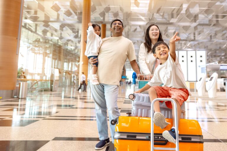 FWD ประกันชีวิต แนะทางเลือกวางแผนภาษีสำหรับ Expat ด้วย 2 แผนประกันสะสมทรัพย์ออนไลน์รองรับสิทธิ์ลดหย่อนภาษีปี 2568