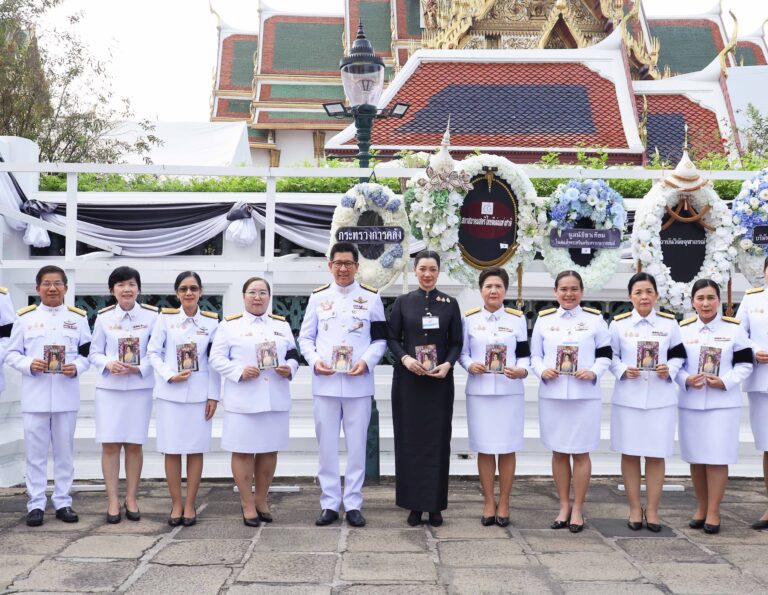 ธ.ก.ส. ร่วมพระพิธีธรรมสวดพระอภิธรรมพระบรมศพสมเด็จพระนางเจ้าสิริกิติ์ พระบรมราชินีนาถ พระราชชนนีพันปีหลวง    