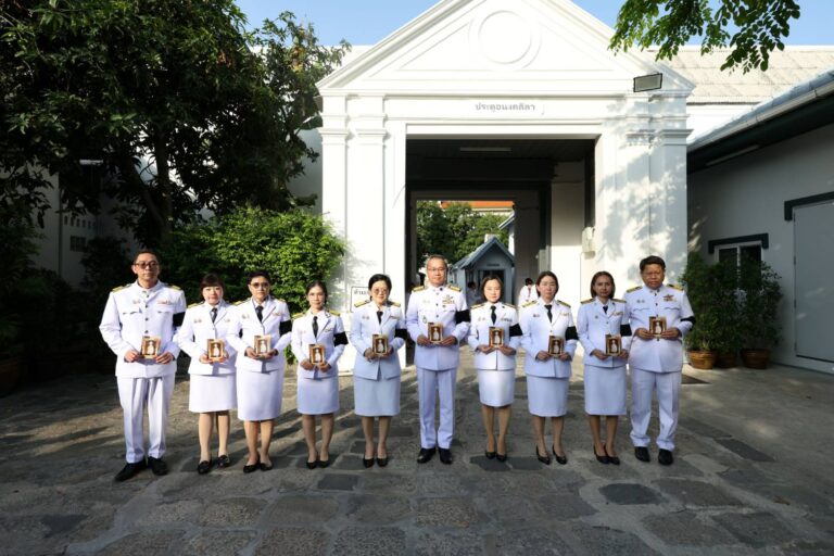 SME D Bank ร่วมผลัดเวรเฝ้าฯ ในพระพิธีธรรมสวดพระอภิธรรมพระศพ สมเด็จพระเจ้าลูกเธอ เจ้าฟ้าพัชรกิติยาภาฯ พร้อมหน่วยงานในสังกัดกระทรวงการคลัง