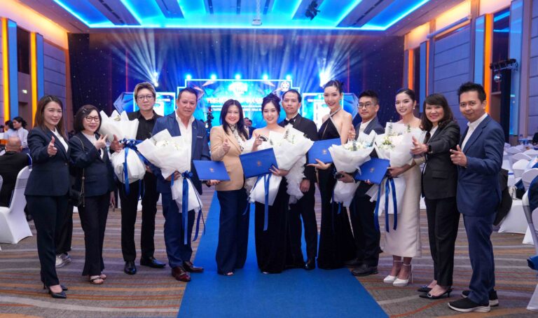 7 สุดยอดตัวแทนกรุงไทย-แอกซ่า ประกันชีวิต คว้ารางวัลตัวแทนยอดเยี่ยมจากงานมอบรางวัล “คุณวุฒิตัวแทนยอดเยี่ยมแห่งชาติ ครั้งที่ 26 ประจำปี 2569”